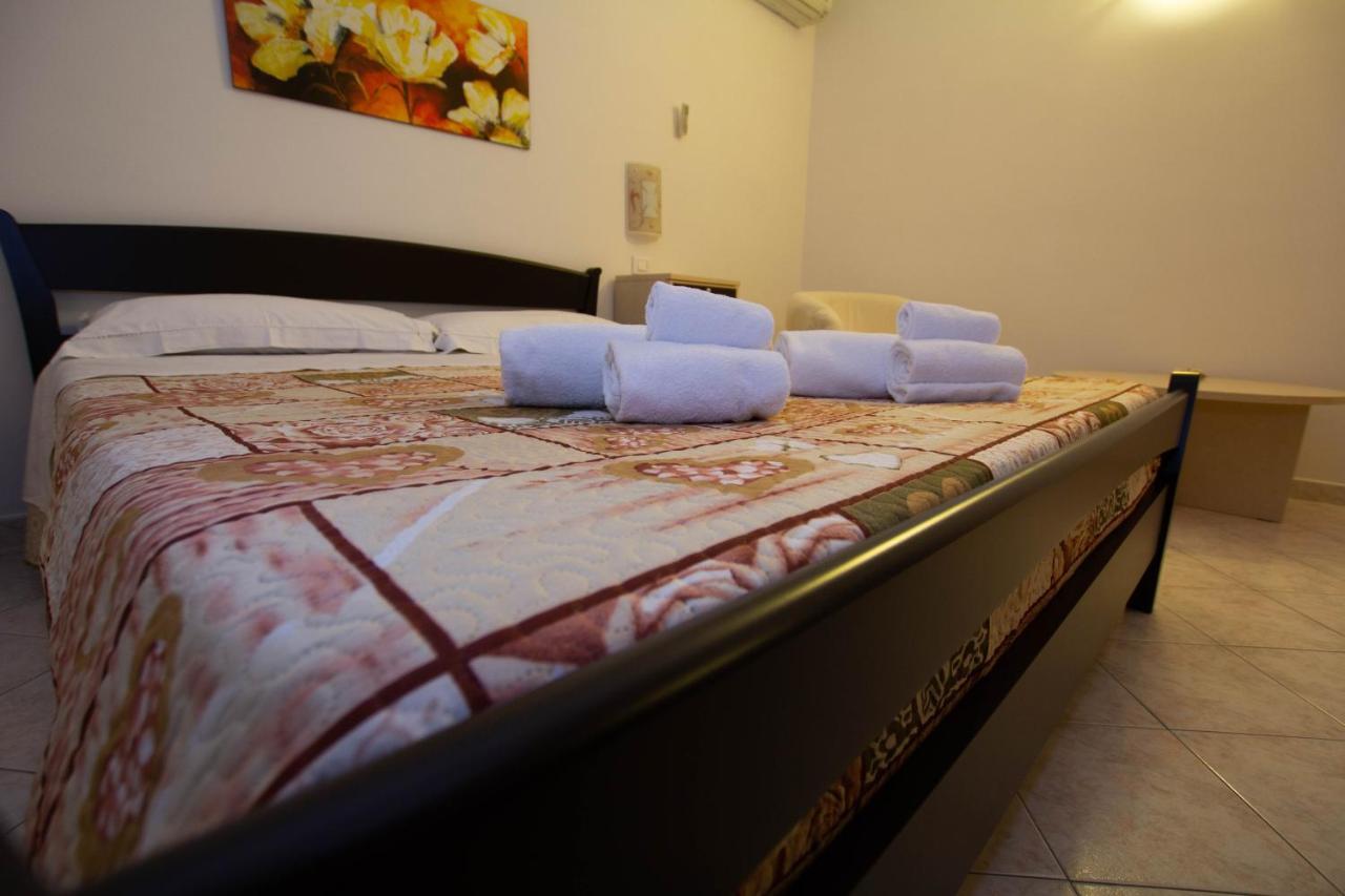 Noto Bedda Bed&Breakfast Exteriör bild